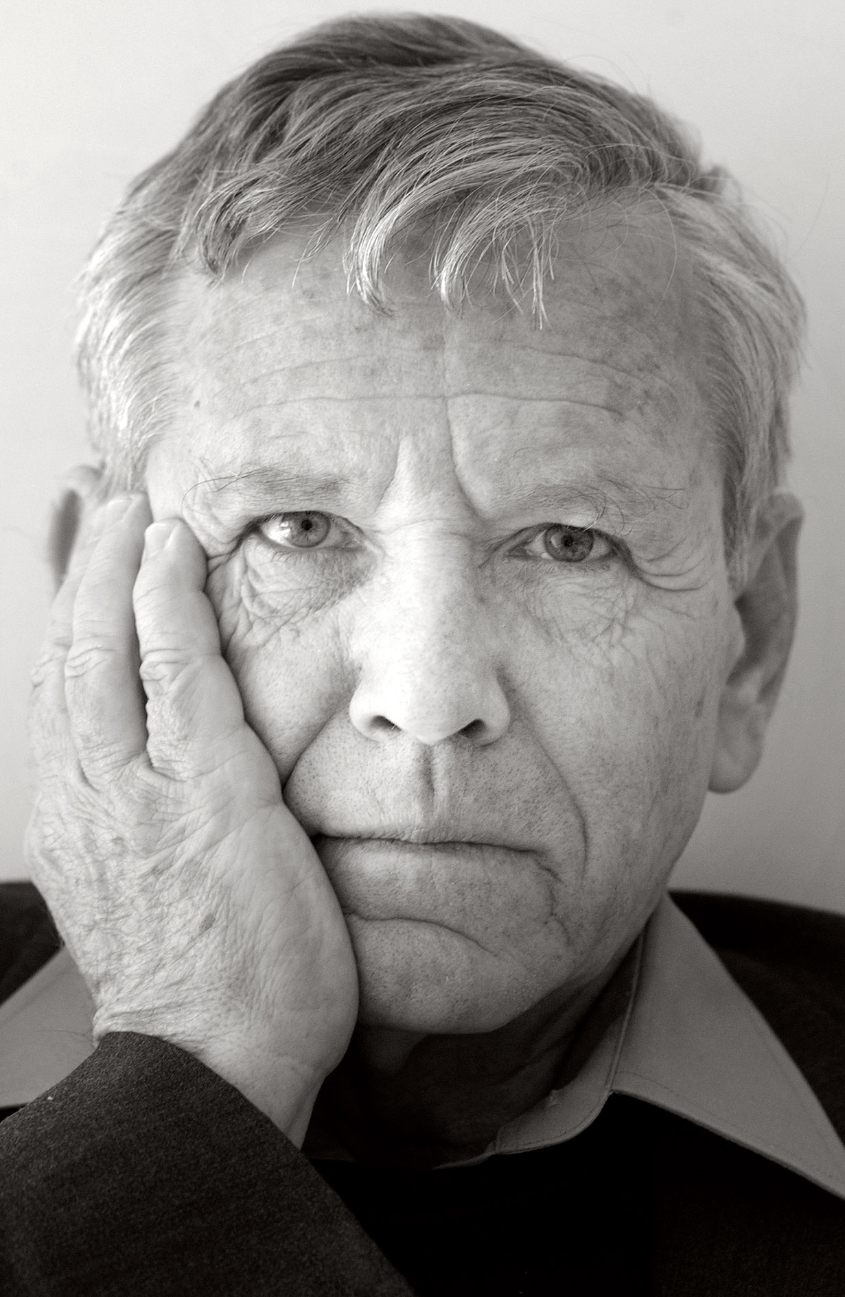 Amos Oz photo