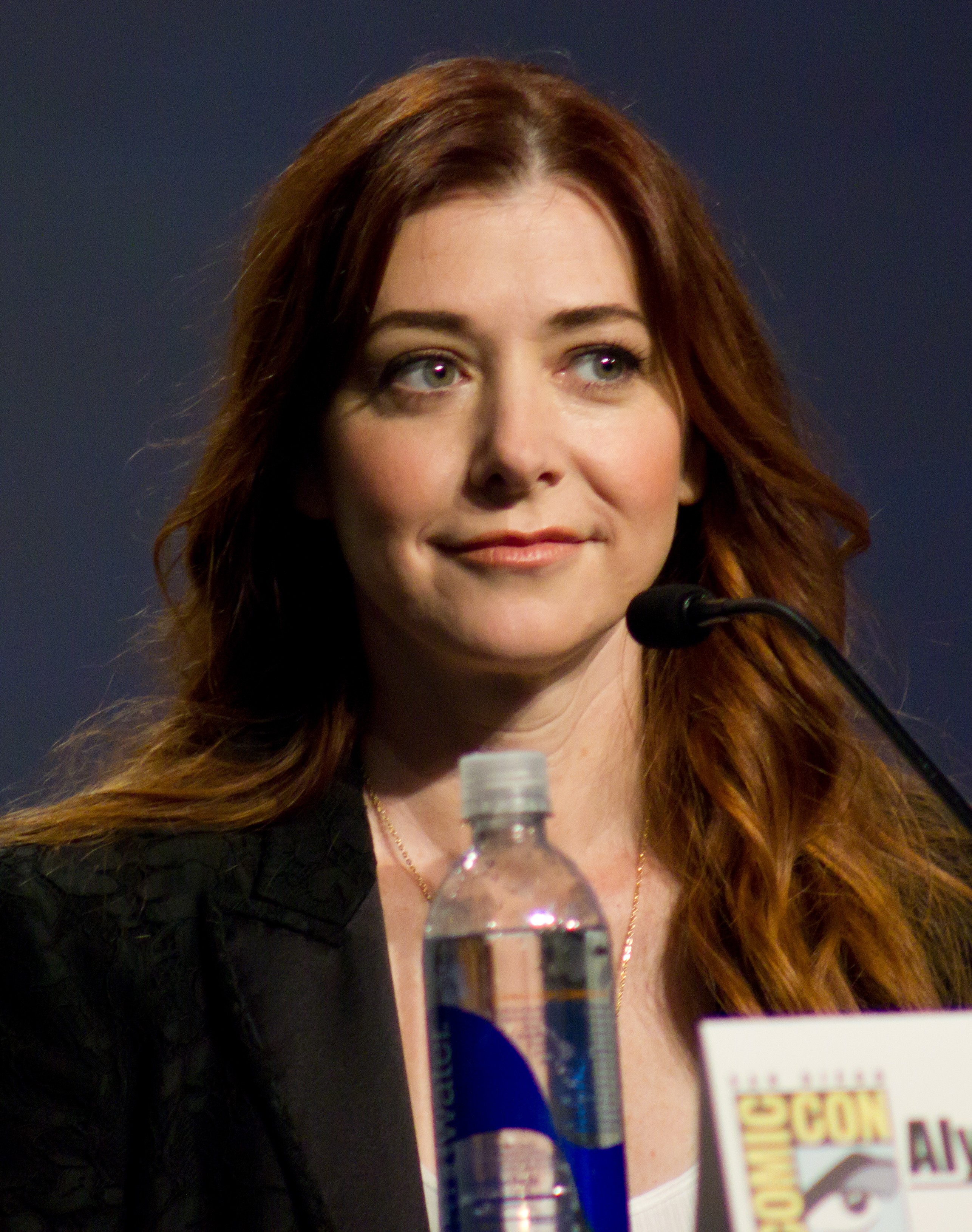 Alyson Hannigan photo