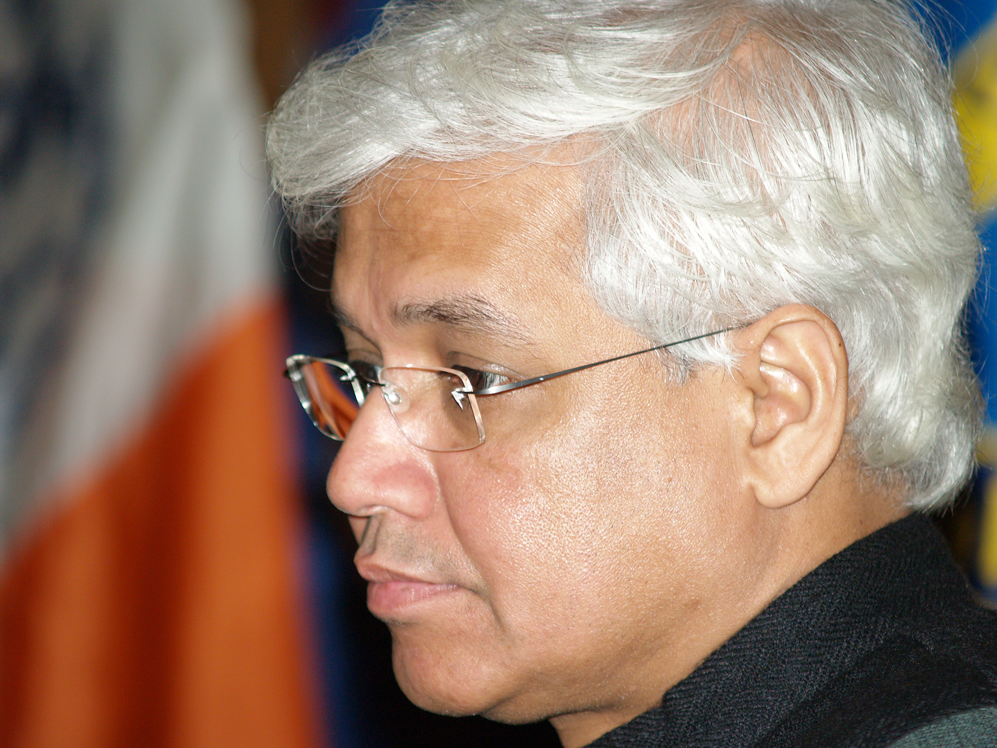 Amitav Ghosh photo