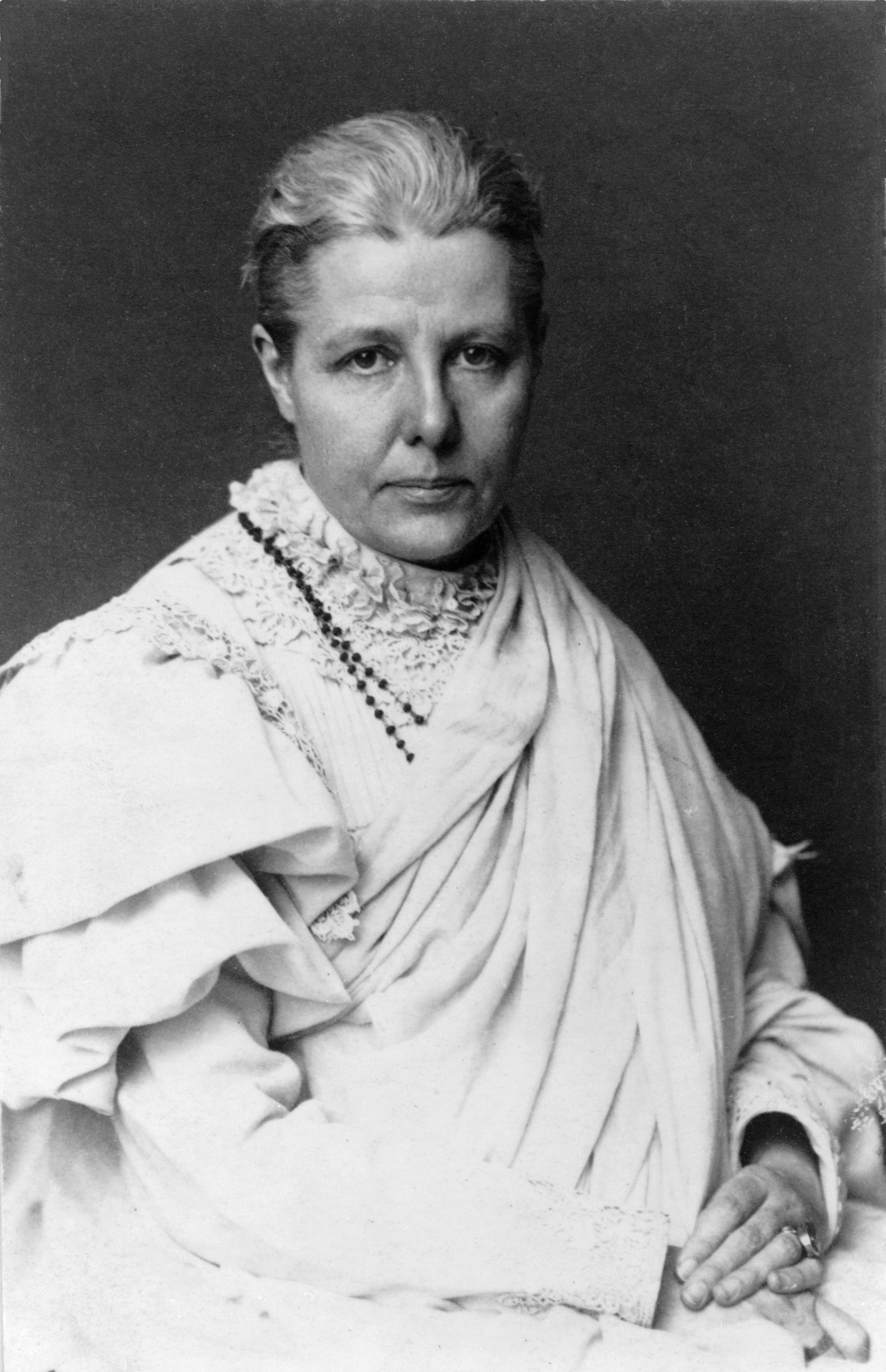 Annie Besant photo