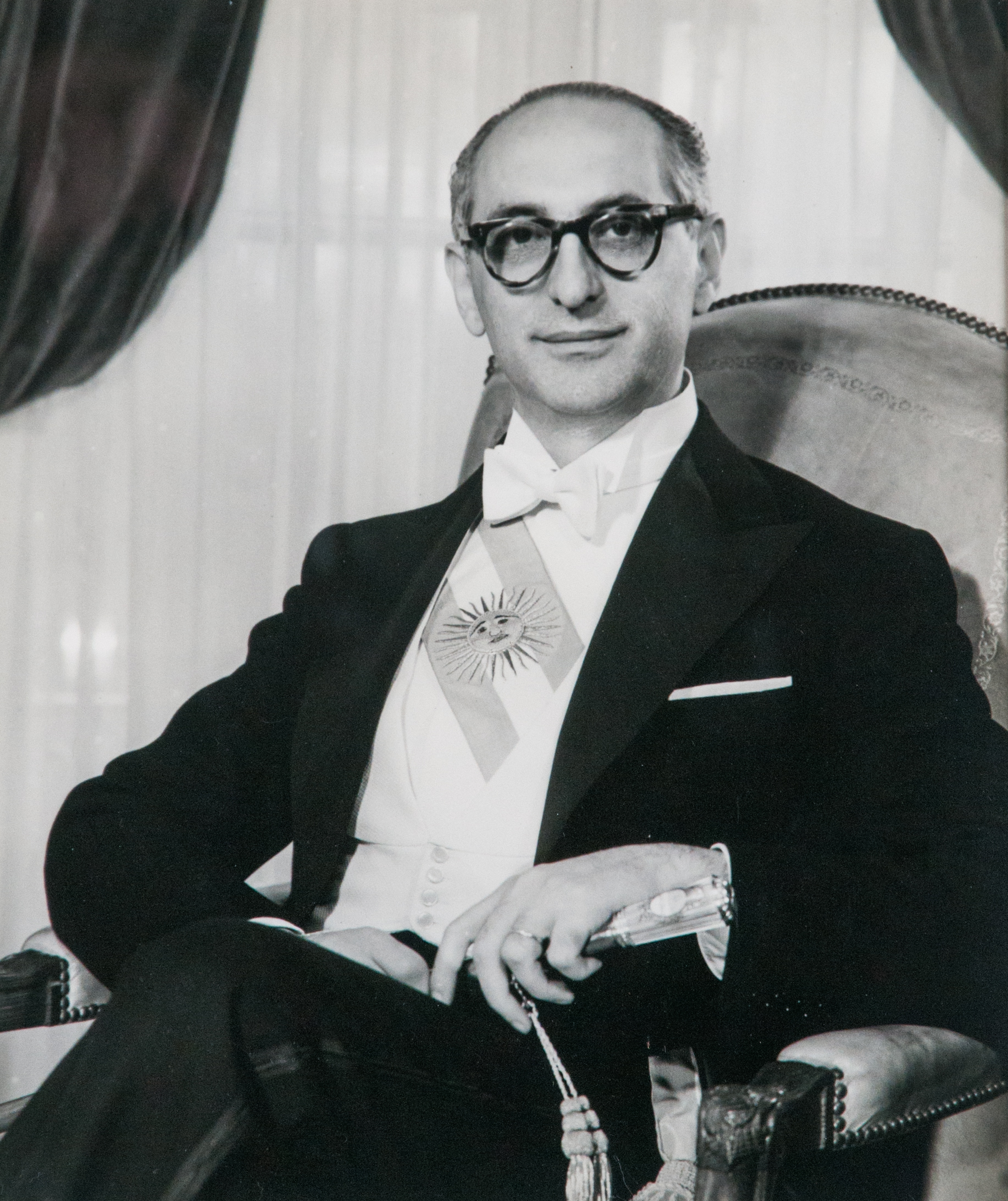 Arturo Frondizi photo
