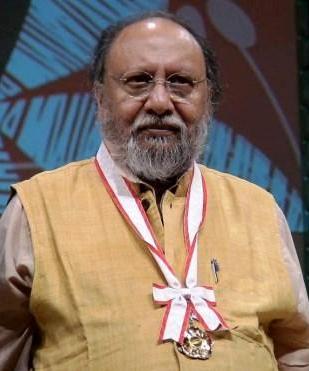 Ashis Nandy photo