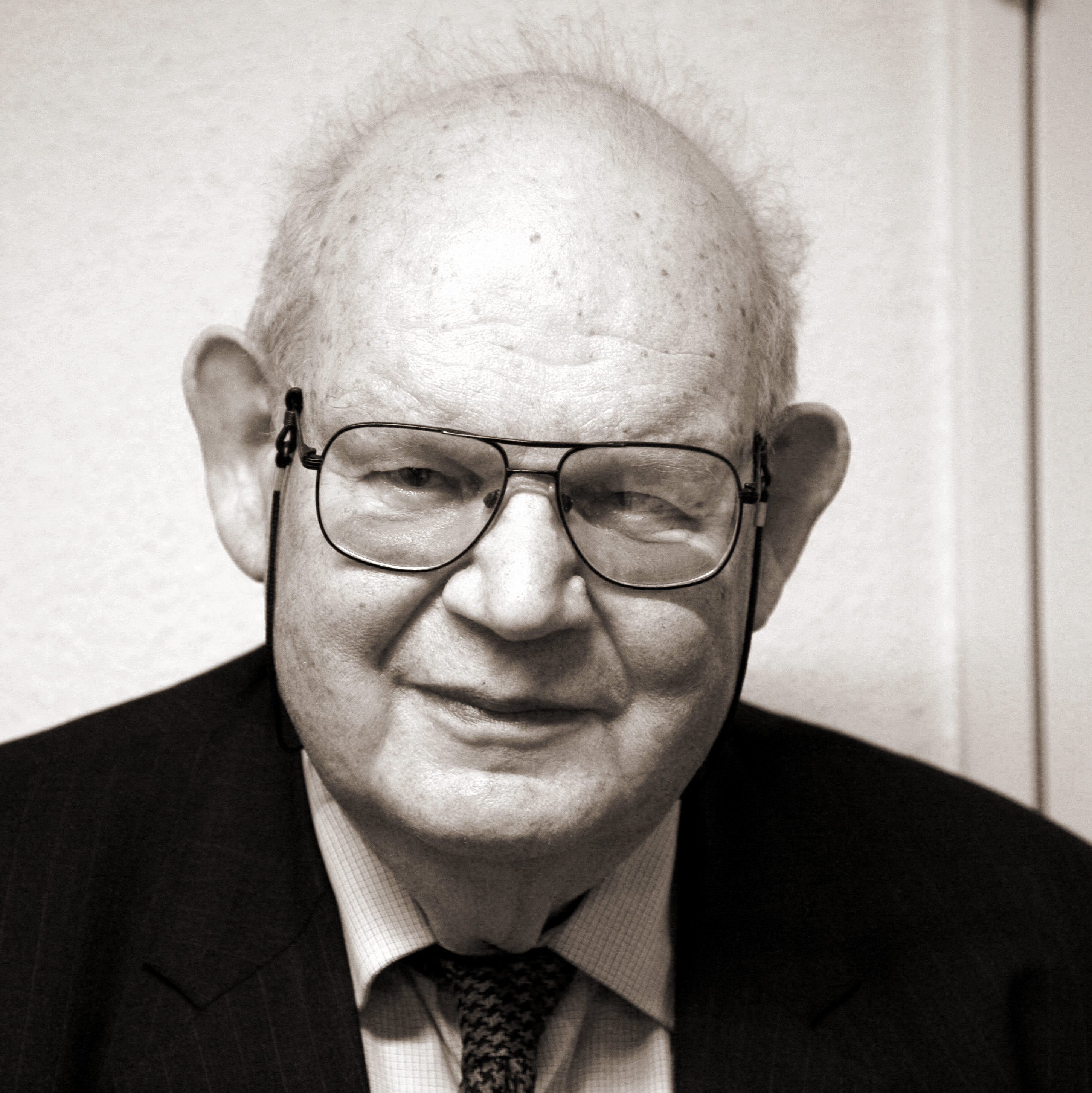 Benoît Mandelbrot photo
