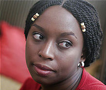 Chi­ma­man­da Ngo­zi Adi­chie photo