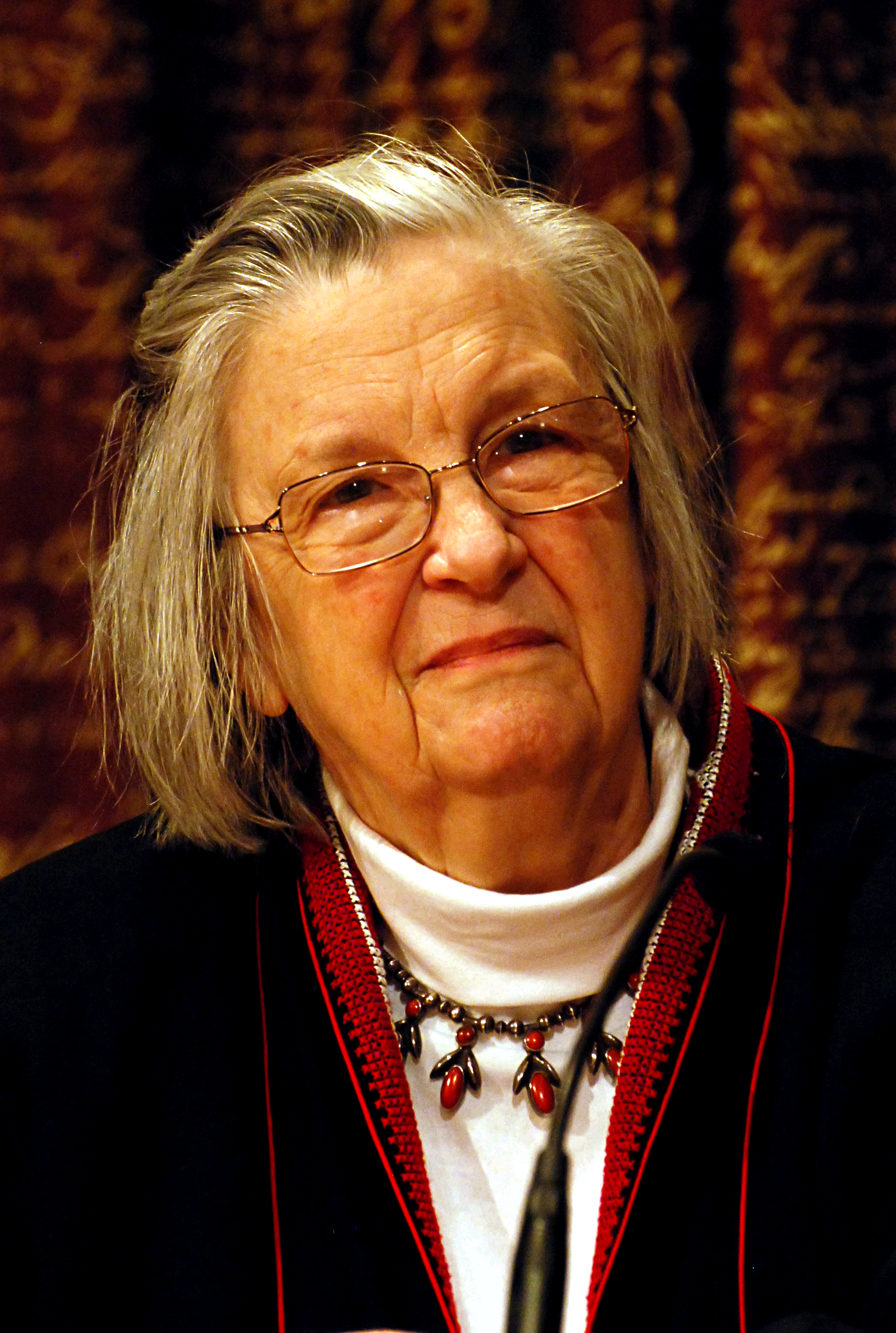 Elinor Ostrom photo