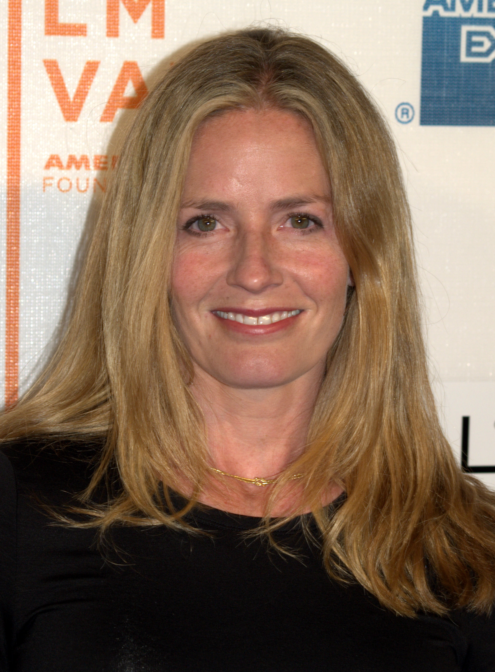 Elisabeth Shue photo