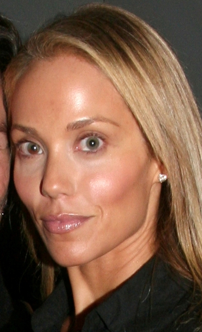 Elizabeth Berkley photo