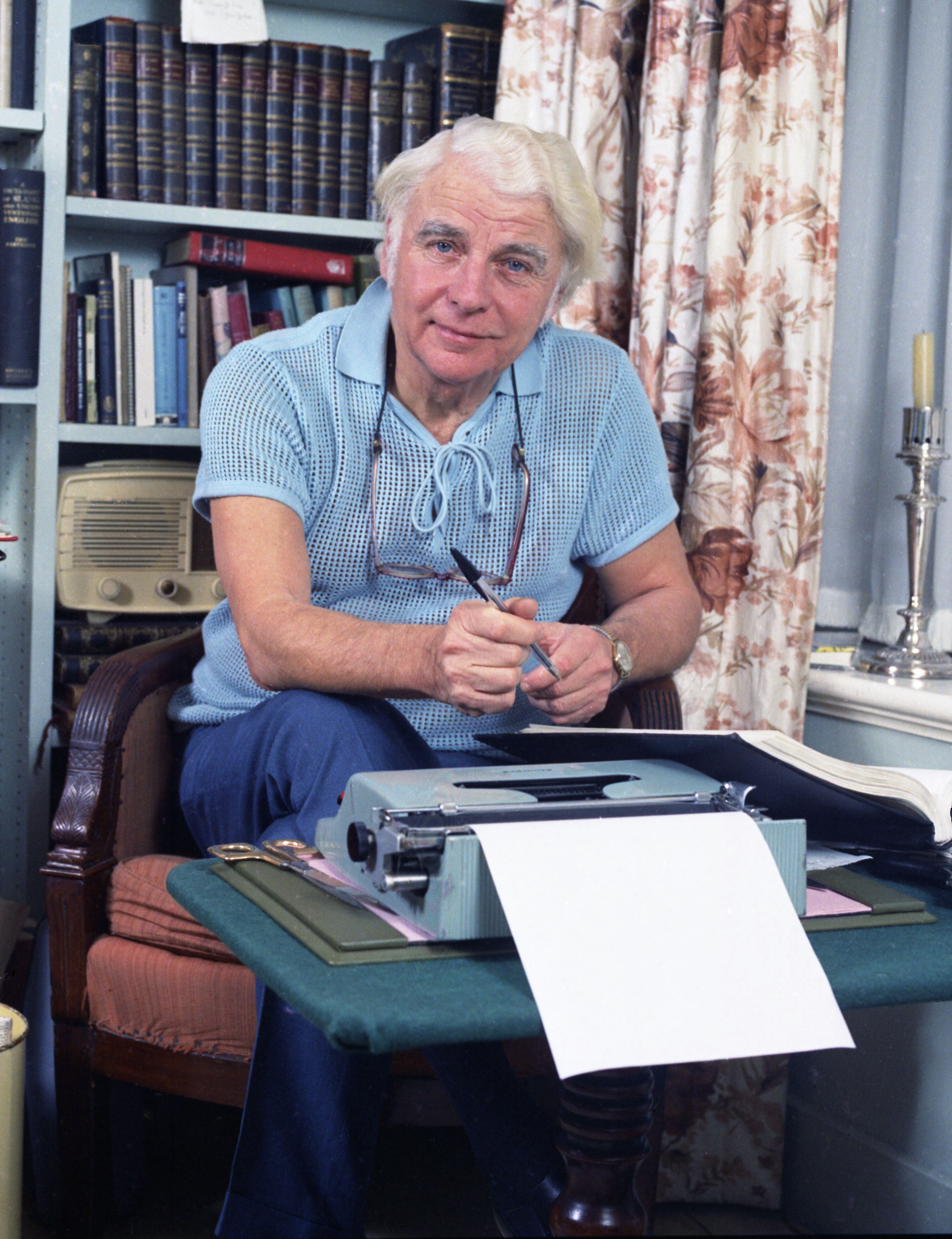 Emlyn Williams photo