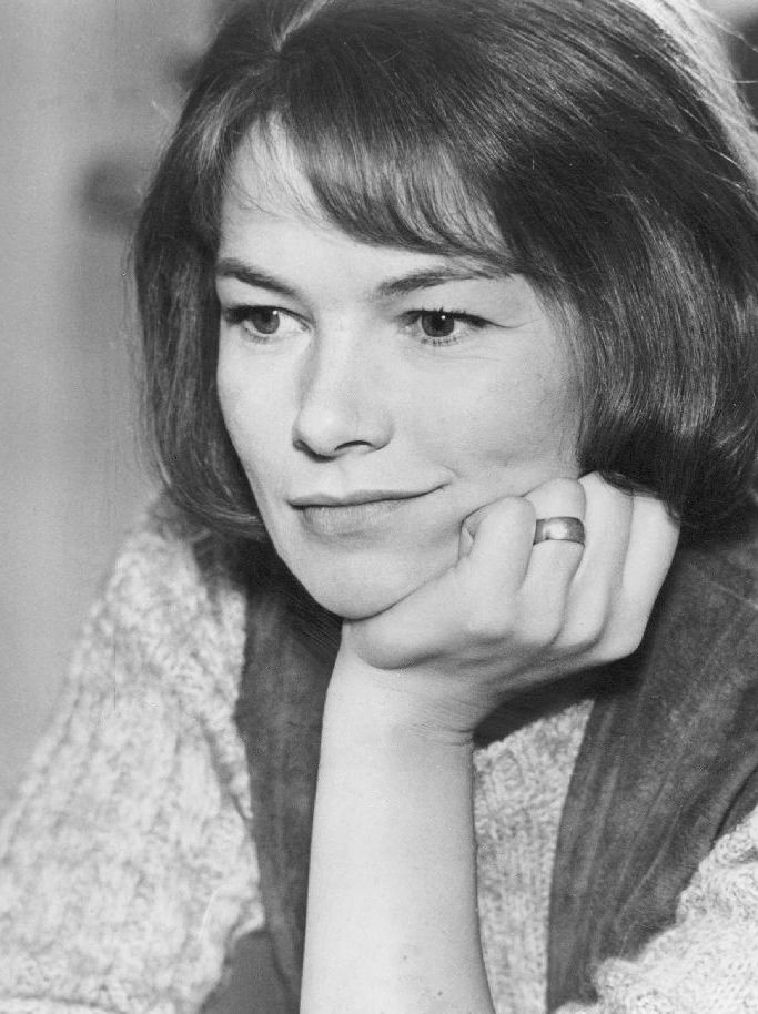 Glenda Jackson photo