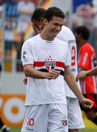 Hernanes photo