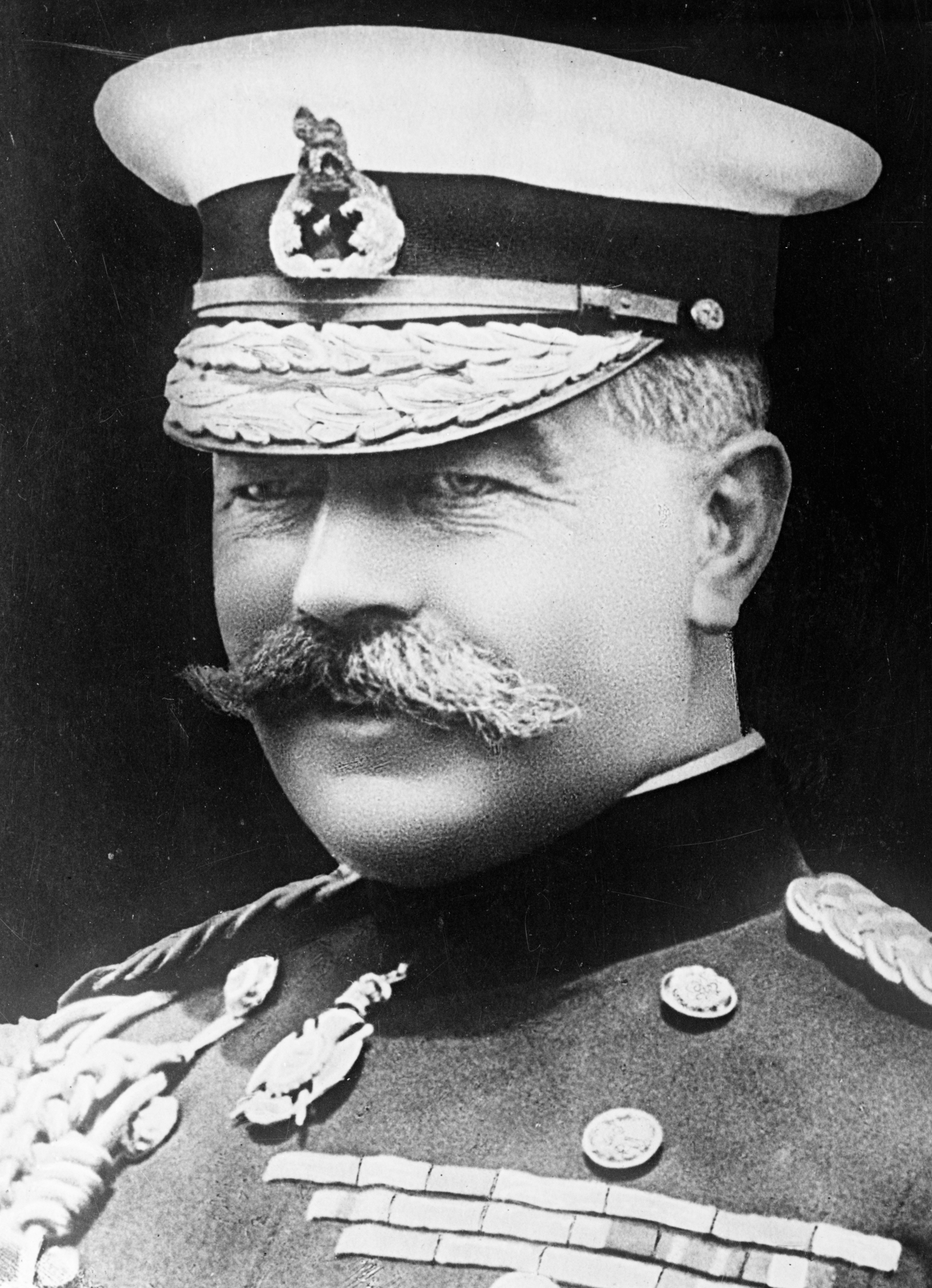 Horatio Herbert Kitchener photo