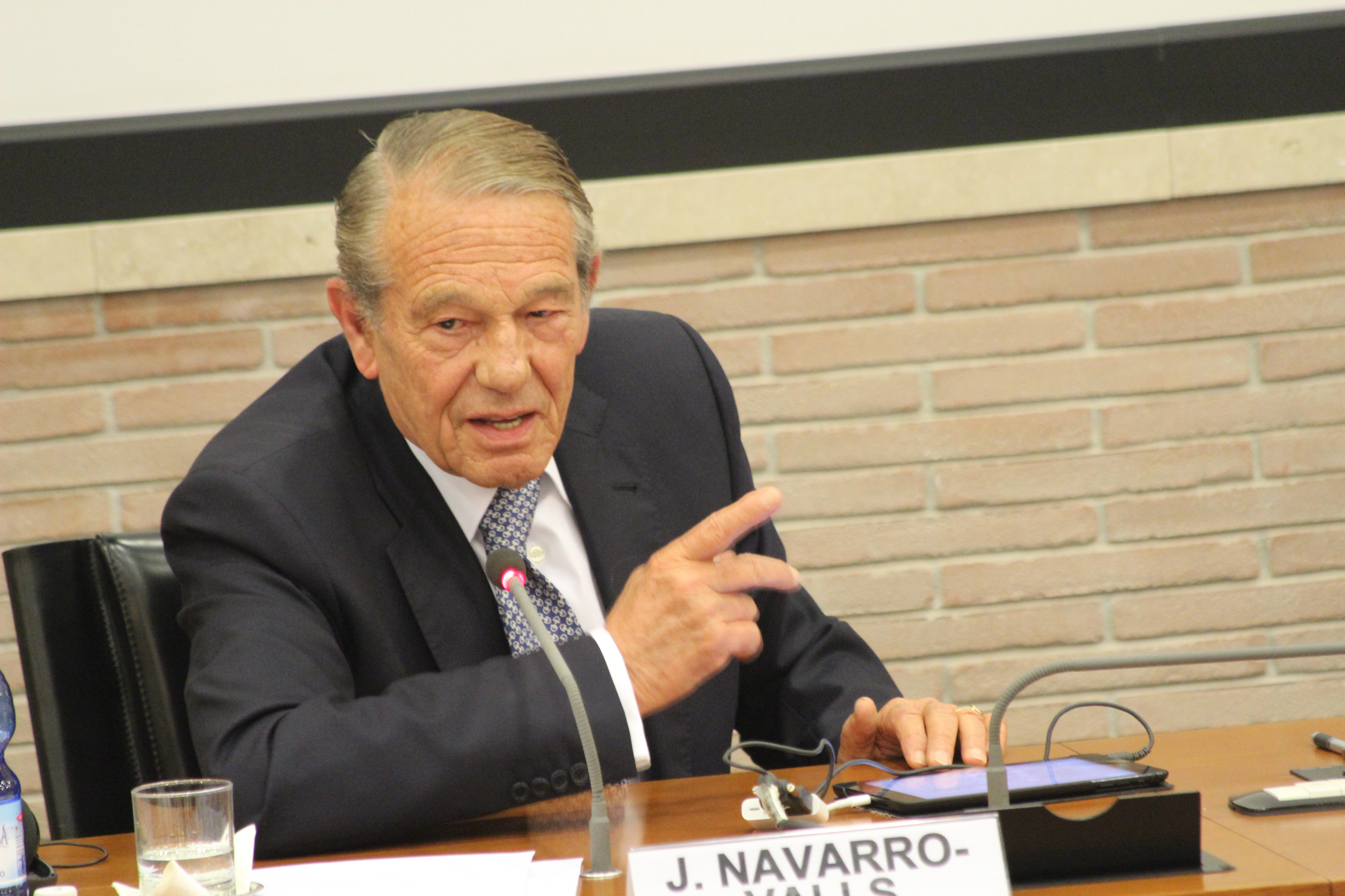 Joaquín Navarro-Valls photo