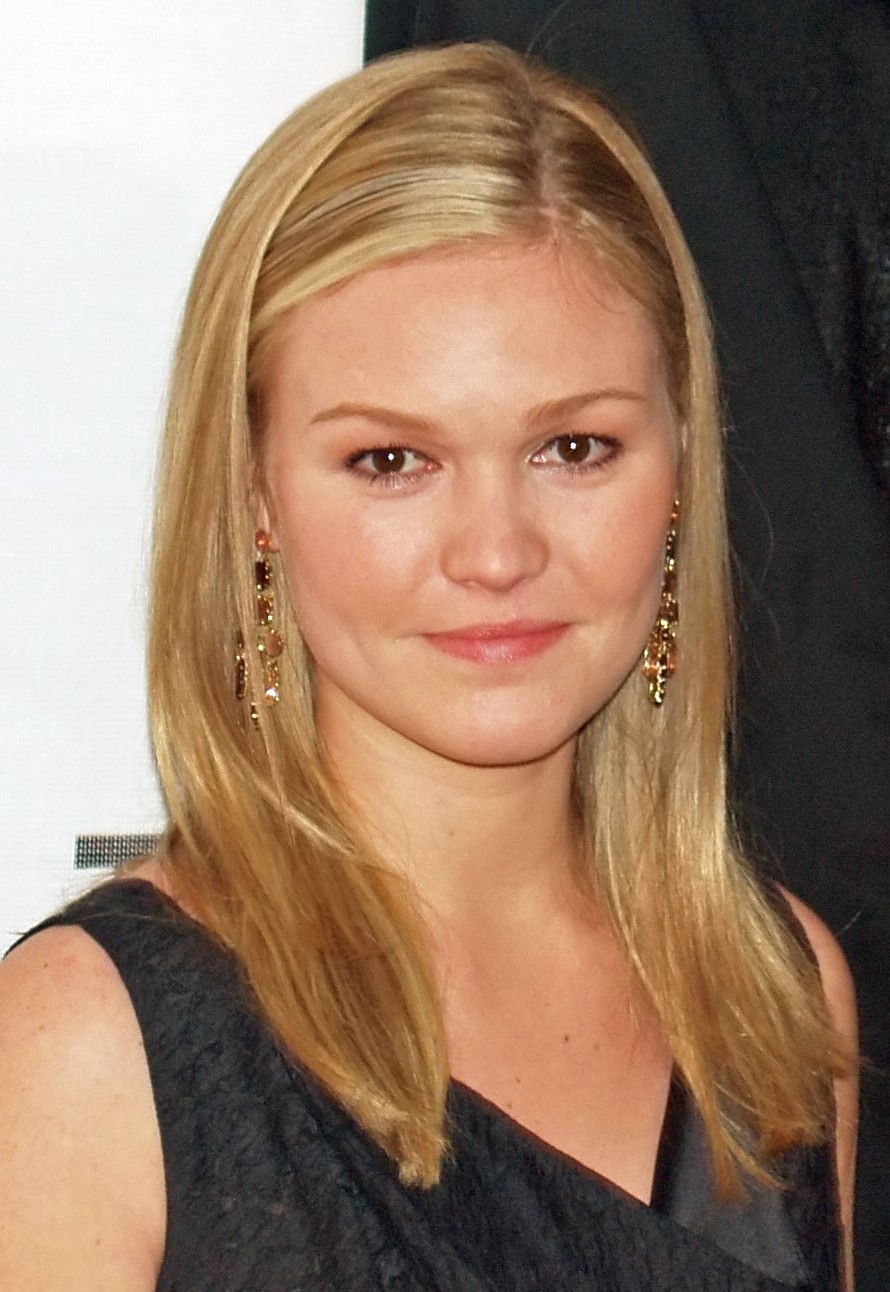 Julia Stiles photo