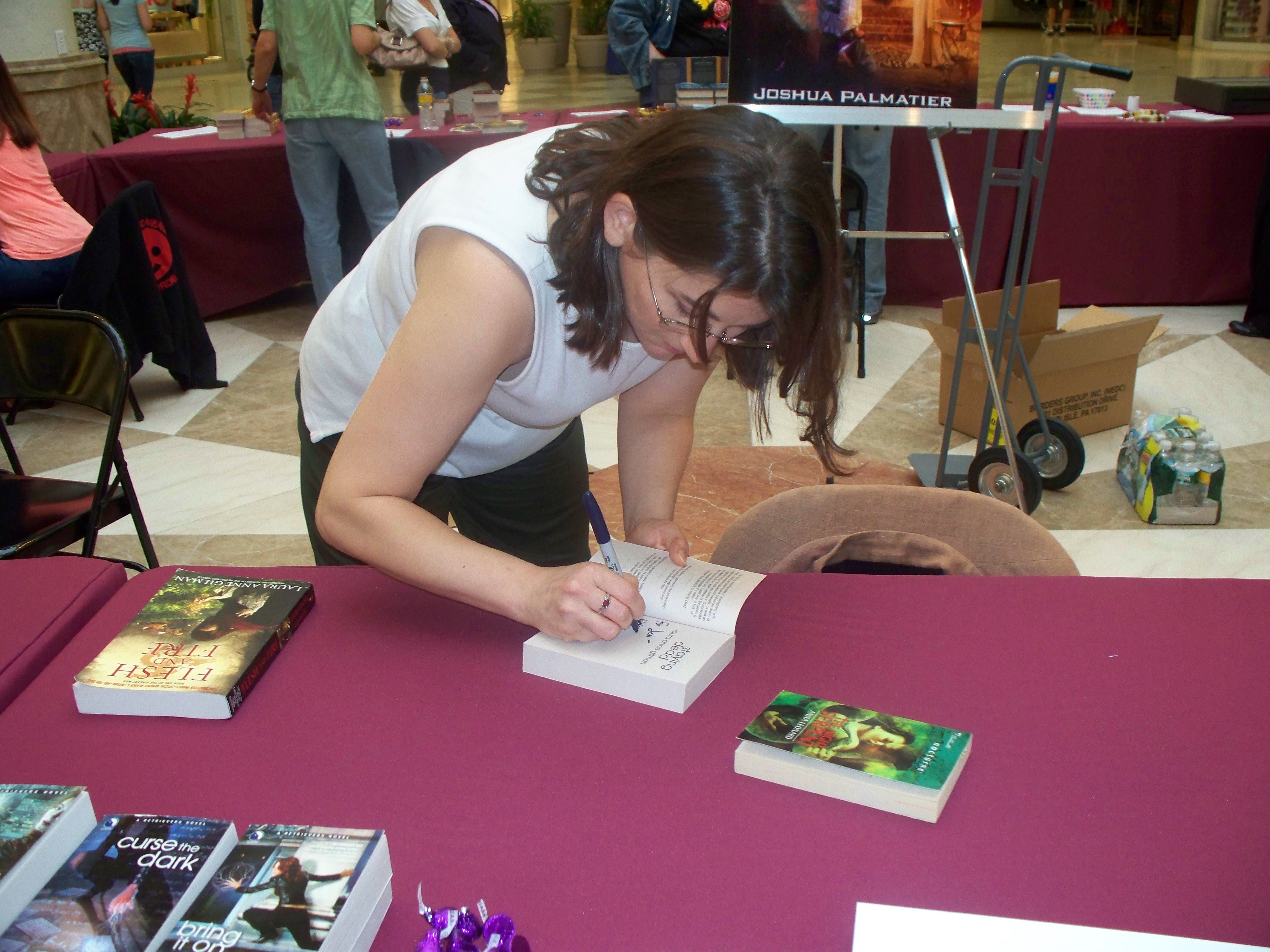Laura Anne Gilman photo