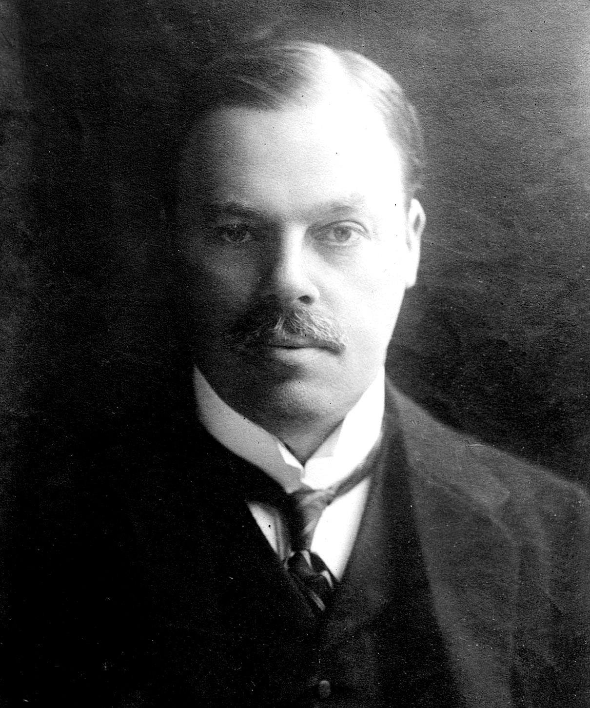 Lord Rothermere photo