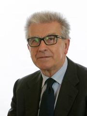 Luigi Zanda photo