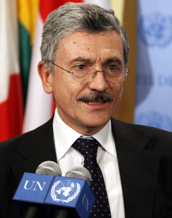 Massimo d'Alema photo