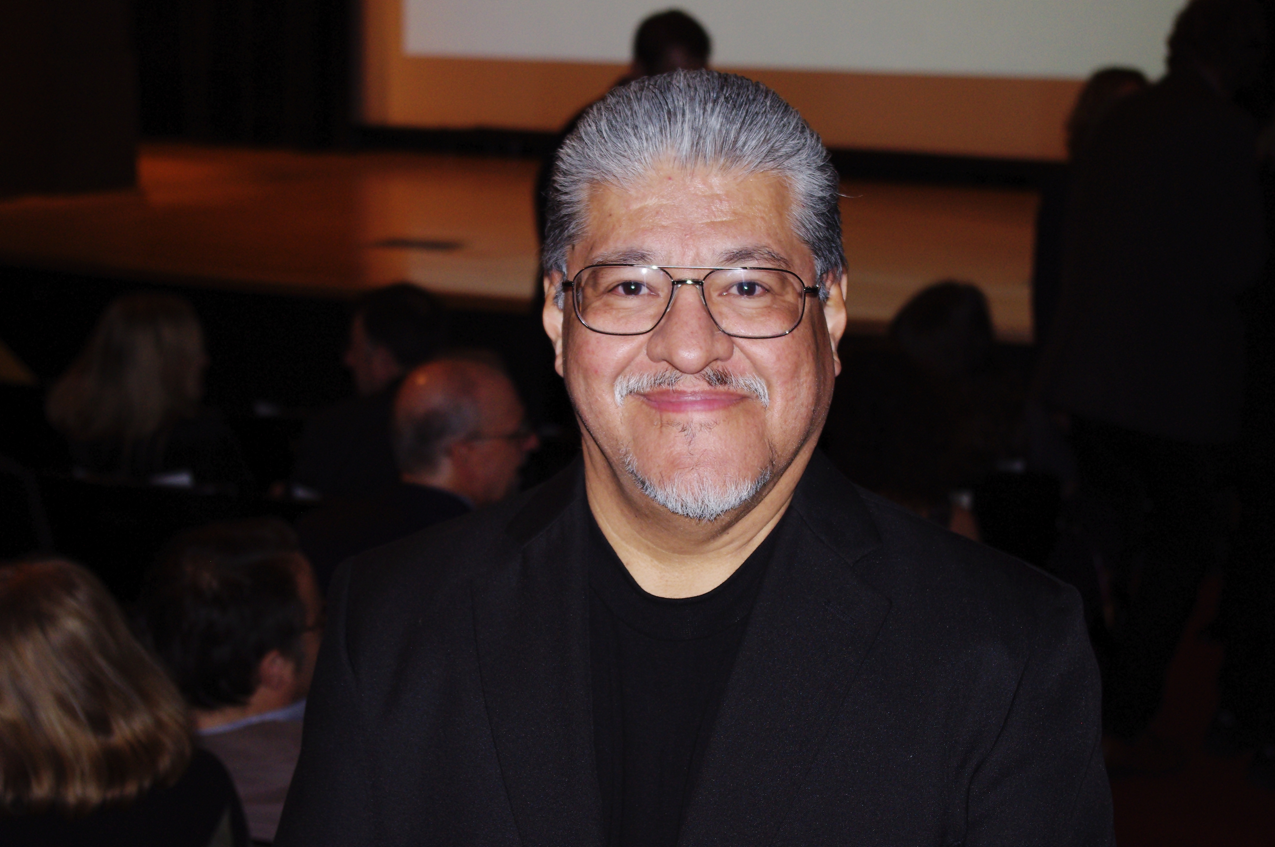 Luis J. Rodriguez photo
