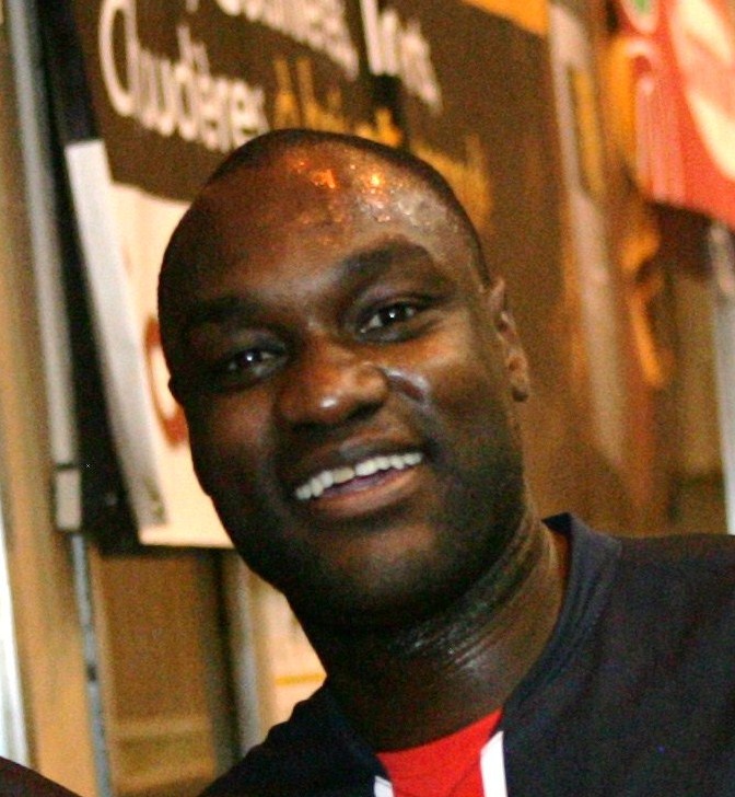 Patrick Mboma photo