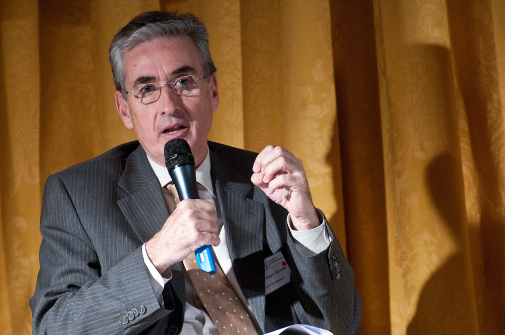 Ramón Jáuregui photo