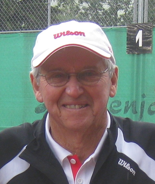 Roy Emerson photo