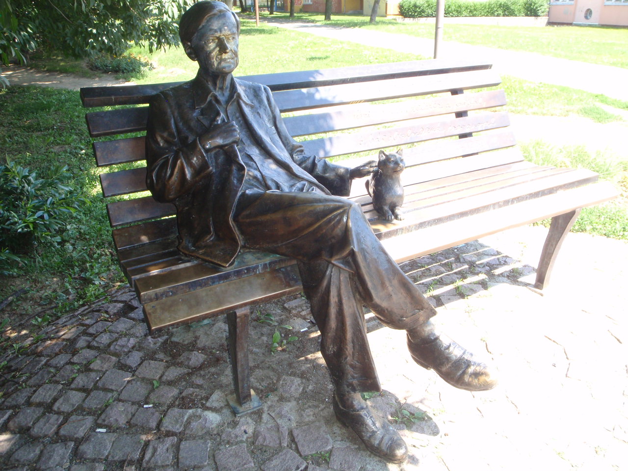 Sándor Weöres photo