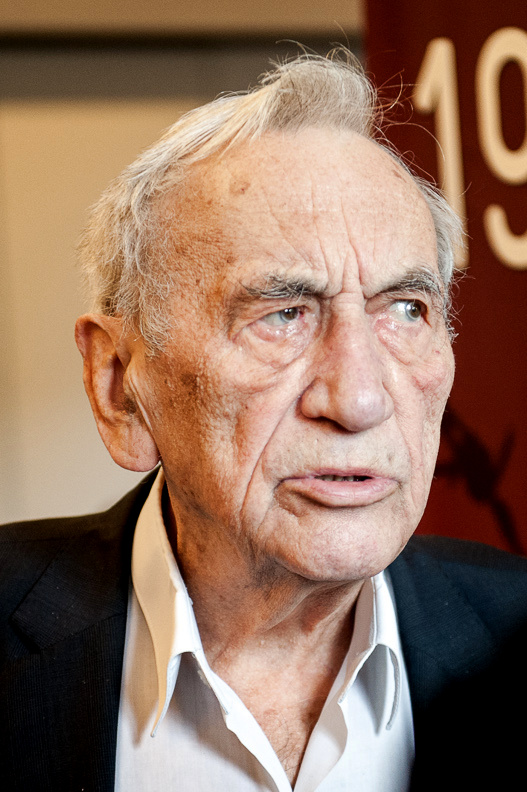 Tadeusz Mazowiecki photo
