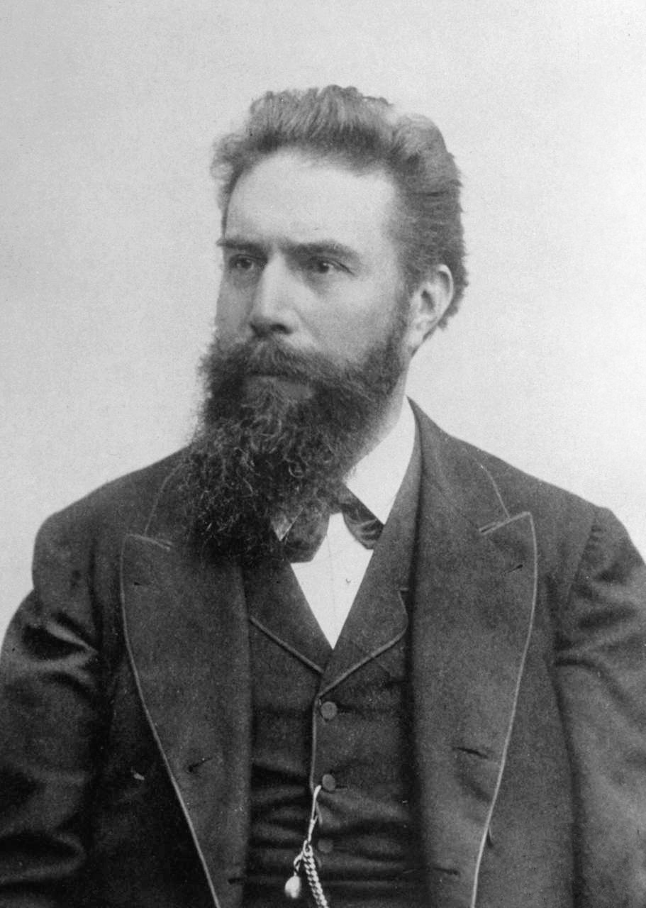 Wilhelm Conrad Röntgen photo
